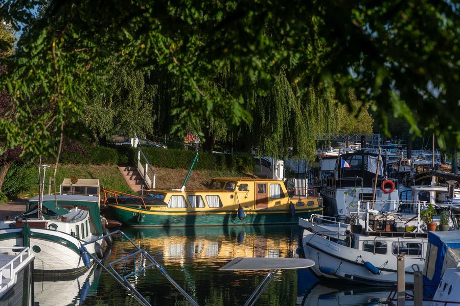 Bateaux amarrés au Port de plaisance de Joinville-le-Pont 