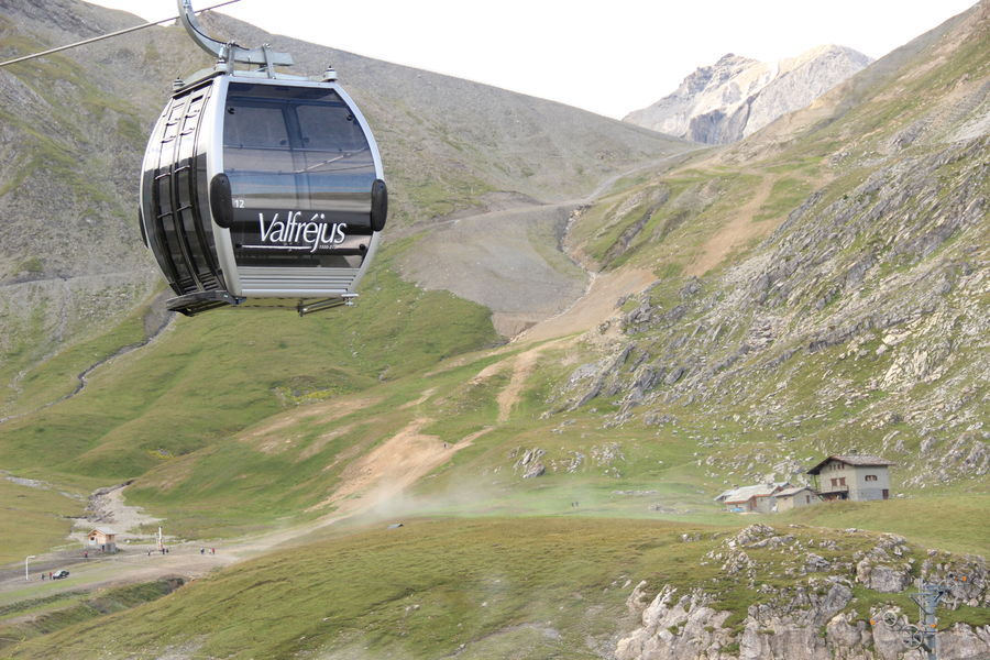 valfrejus-ete-telecabine-arrondaz