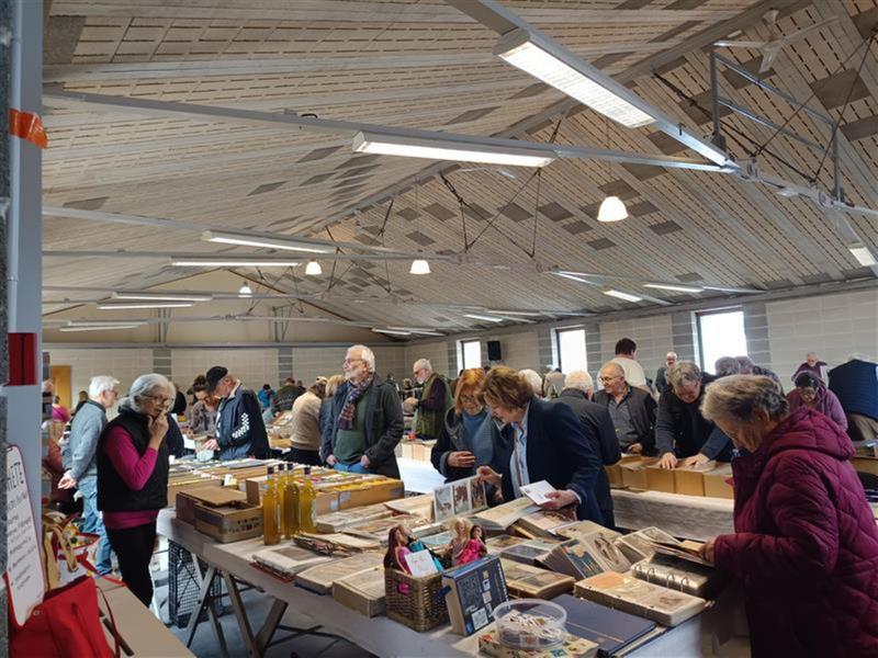 Salon de la Carte postale et toutes collections - Grignan