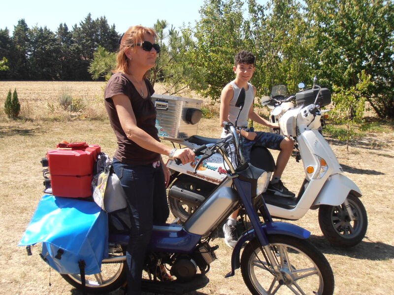 scoot nomad virée en famille à mobylette en drome provençale