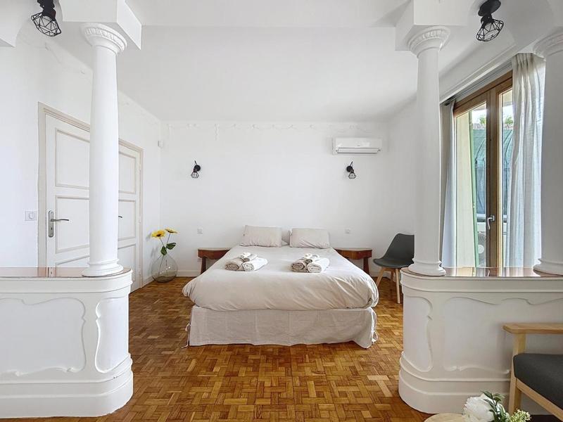 Villa Kriss-Chambre double accès terrasse-Nice-Gîtes de France des Alpes-Maritimes