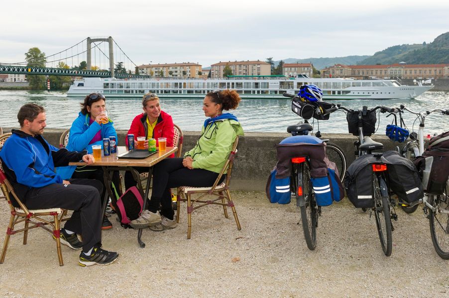 Pause café sur ViaRhôna à Tain-l'Hermitage