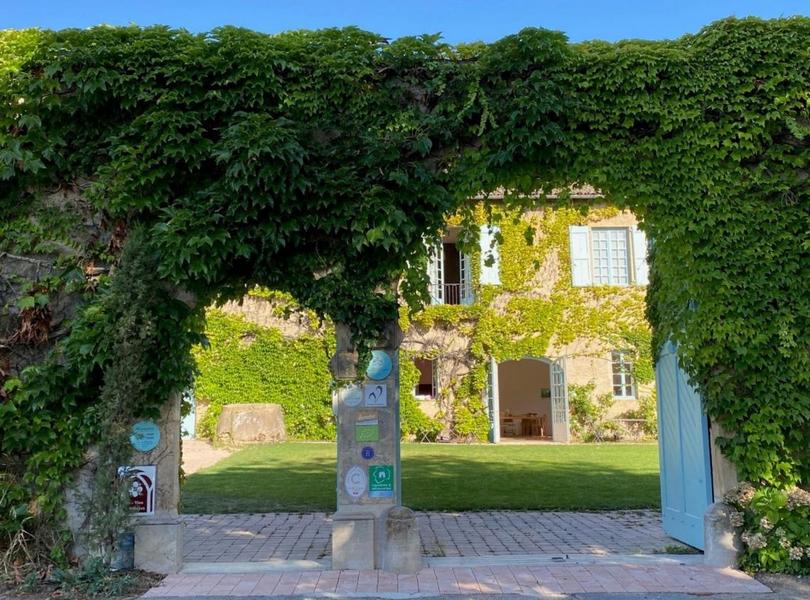 Entrée du château des Bachelards