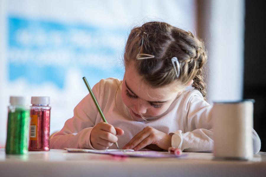 Atelier créatif : Masques festifs du Nouvel An_Vallouise-Pelvoux - © ©Marie LACHAUD