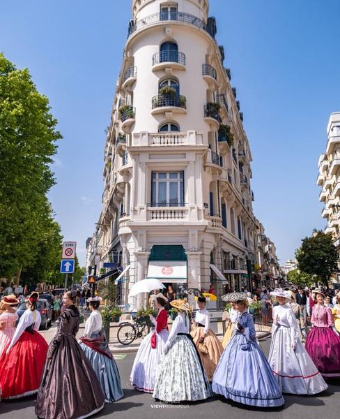 Vichy f&ecirc;te Napol&eacute;on III