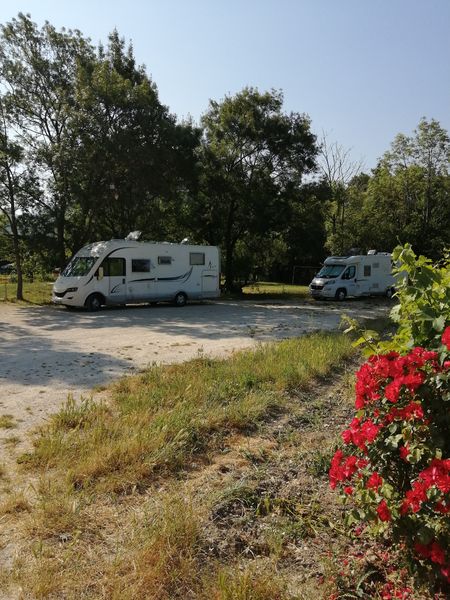 Aire d’accueil de camping cars - Roche-Saint-Secret-Béconne
