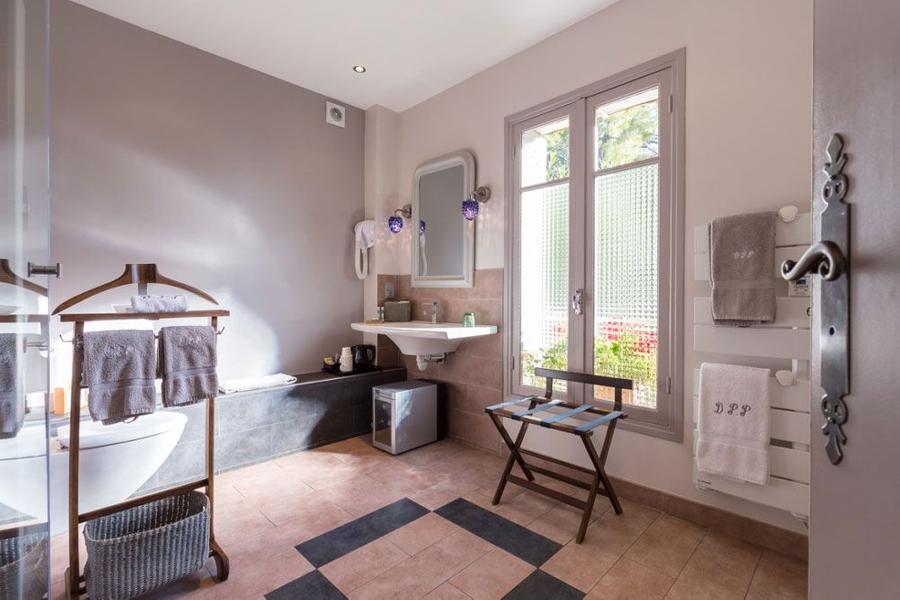 Chambre d hôte Domaine Pins Paul-Salle de Bain chambre Fuon Roussa-Eze-Gîtes de France Alpes-Maritimes