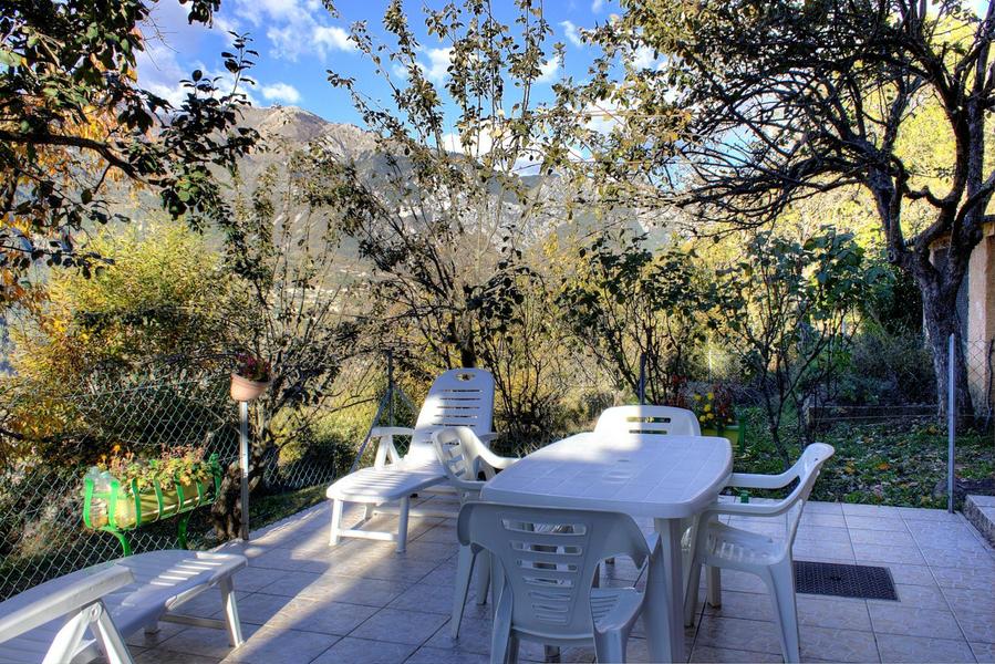 Gîte Hortensia-Terrasse-La Bollène-Vésubie-Gîtes de France des Alpes-Maritimes