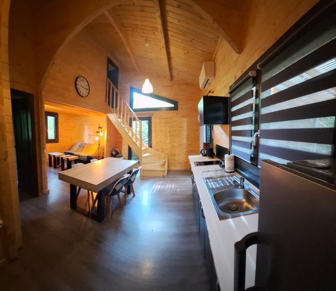 CUISINE CABANE HAUT PERCHEE