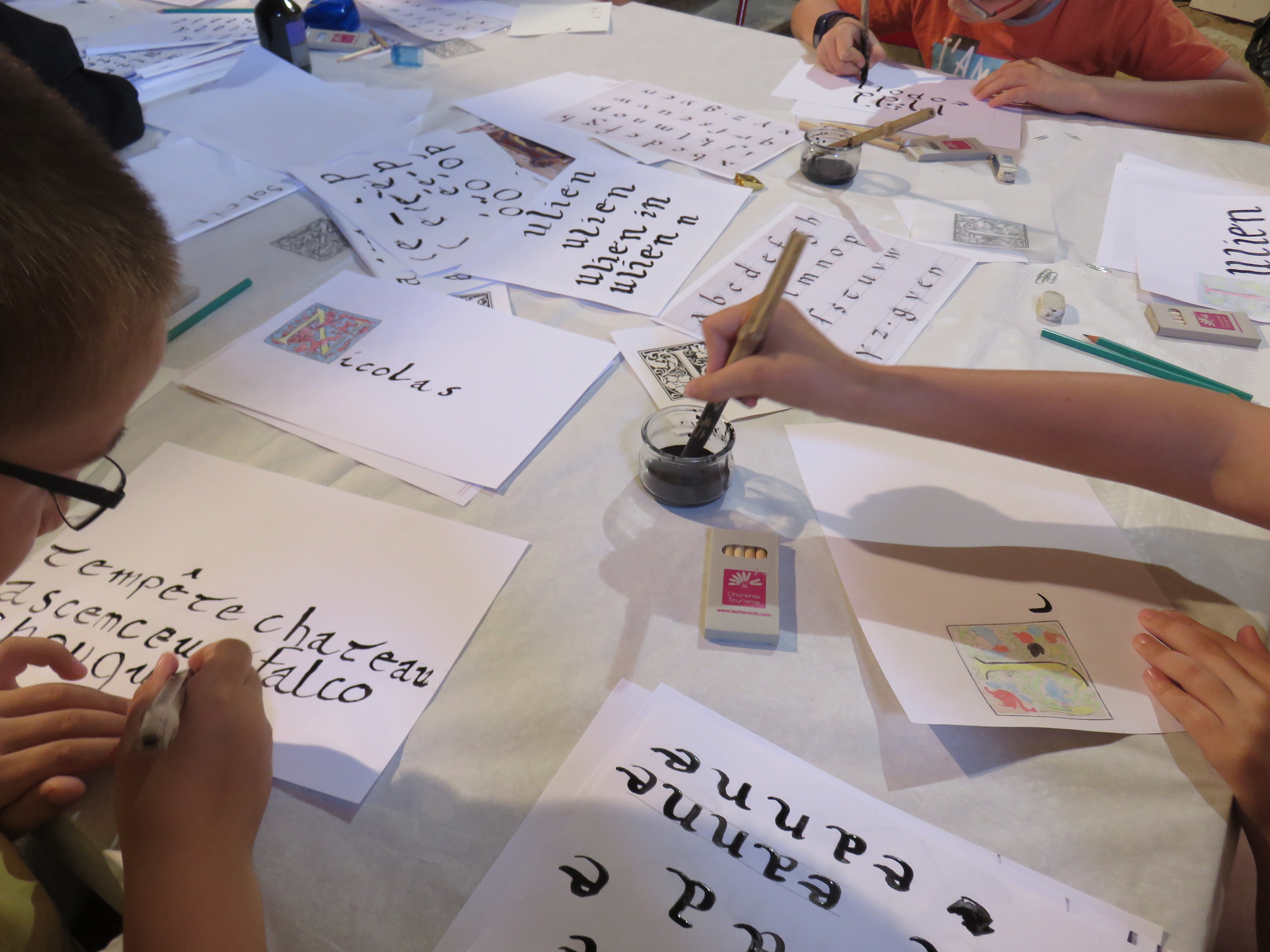 PAH - atelier enfant, initiation à la calligraphie