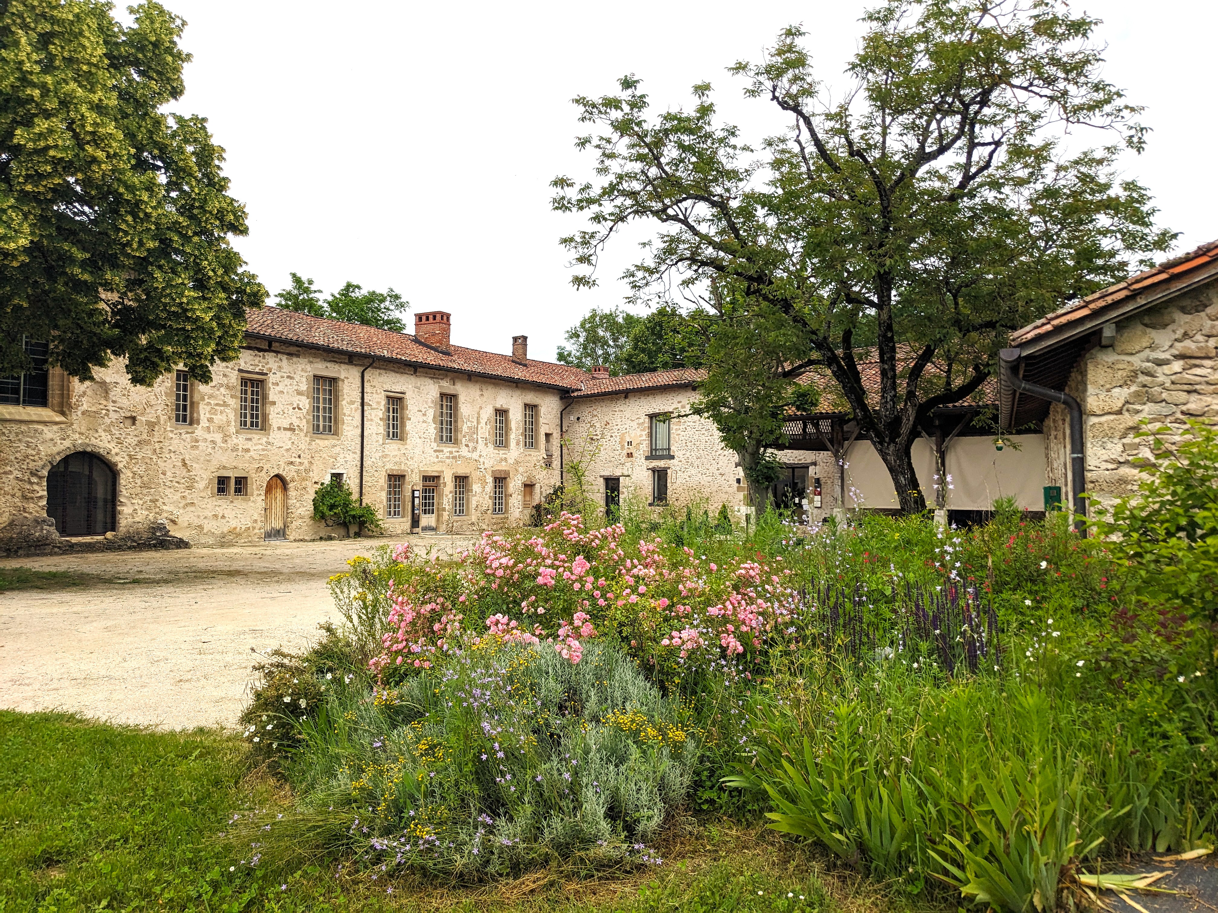 cour_couvent_des_carmes.jpg