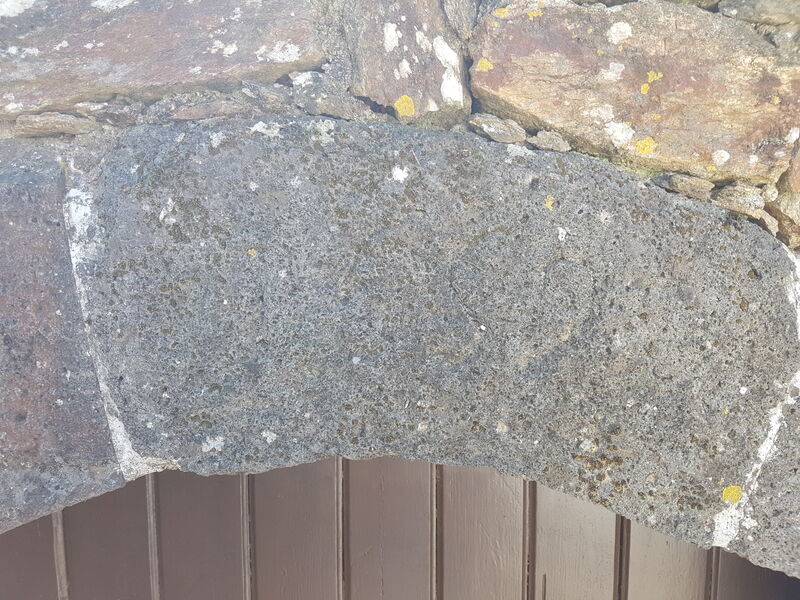 Portes anciennes à Gassin, l'un des Plus Beaux Villages de France - https://gassin.eu