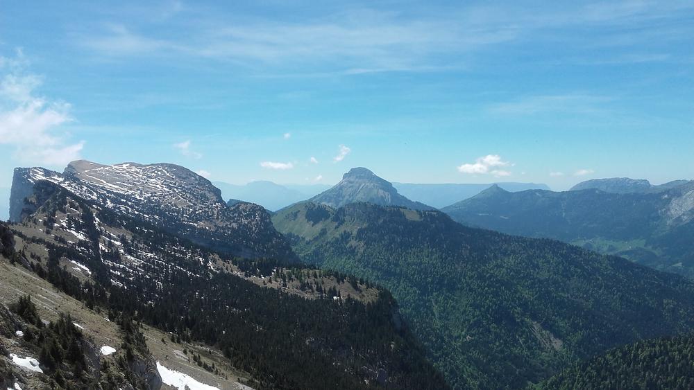 Vue depuis les hauts plateaux sur Chamechaude