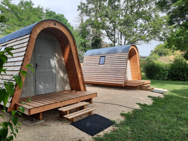 Camping municipal* La Rivoirette - Morestel - Viarhôna - Balcons du Dauphiné