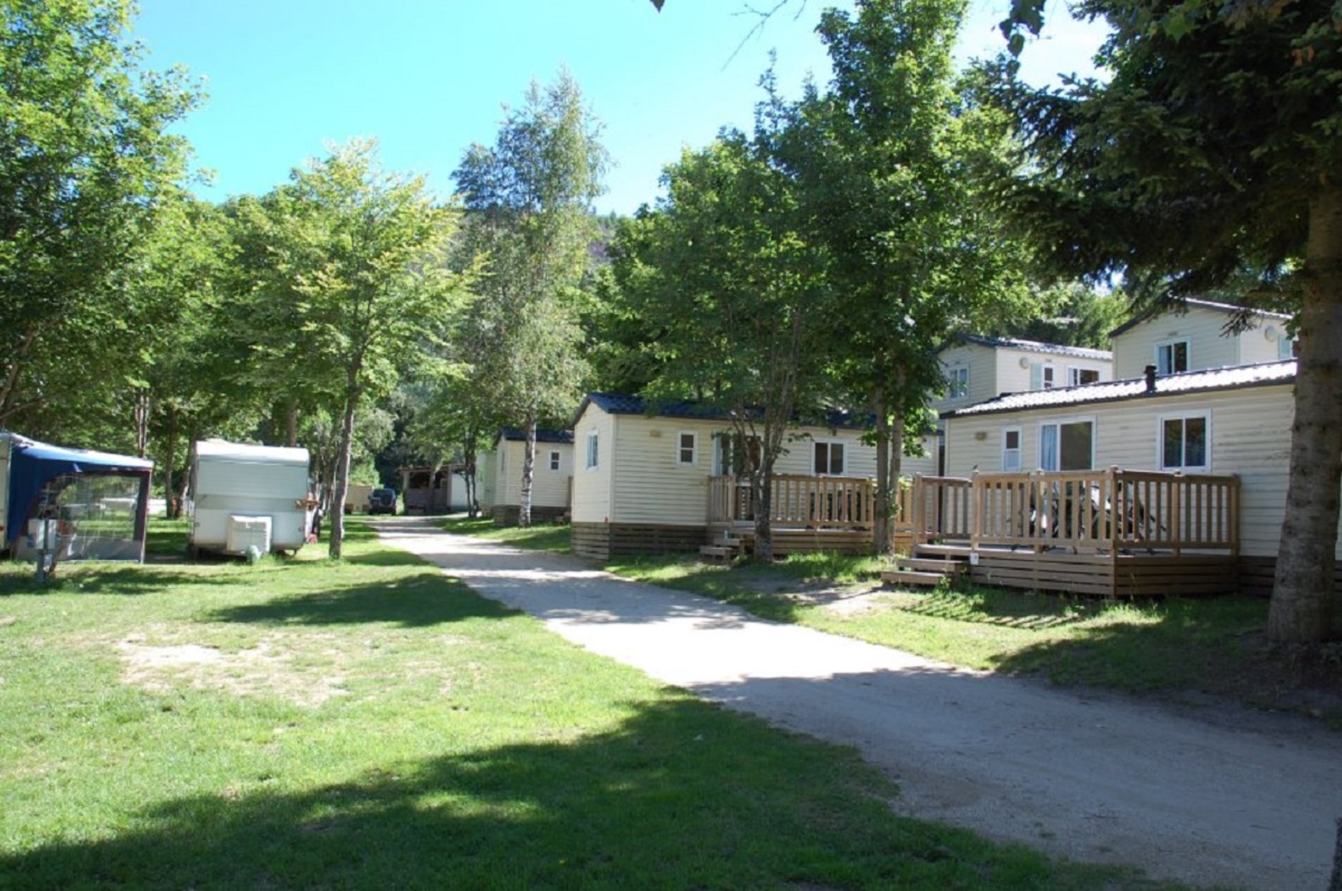 Camping les Airelles **_Saint-Cirgues-en-Montagne