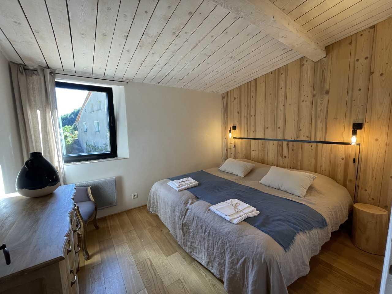 CHAMBRE AVEC 2 LITS 90