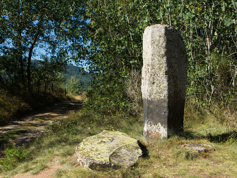 Menhirs et Dolmens de Saint-Nectaire