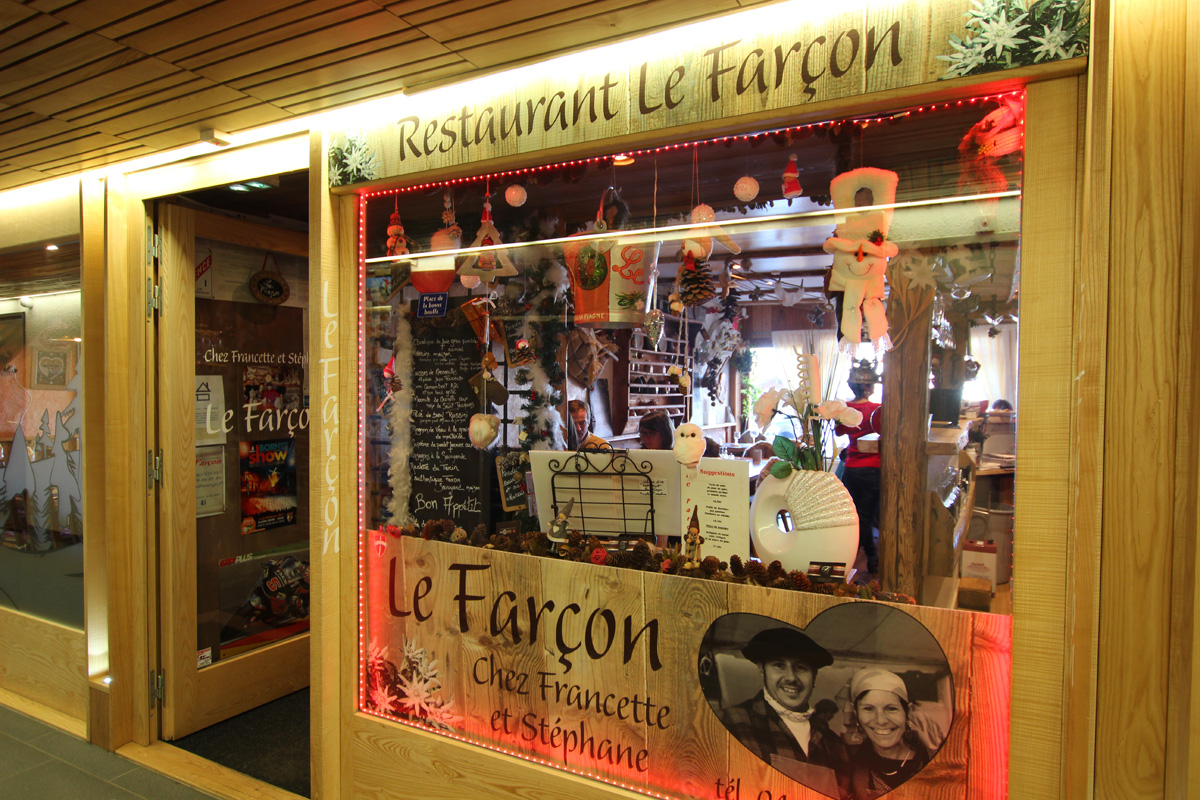 Le Farçon restaurant window