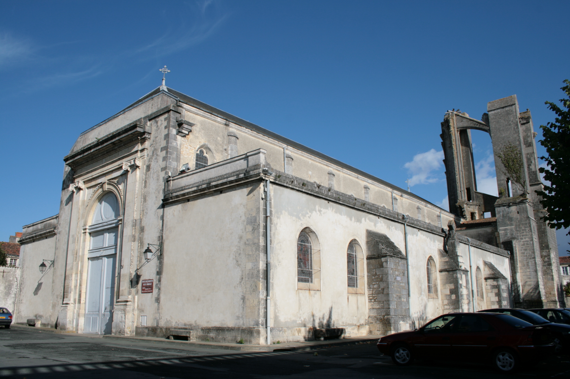 l'église Saint-Jean-Baptiste