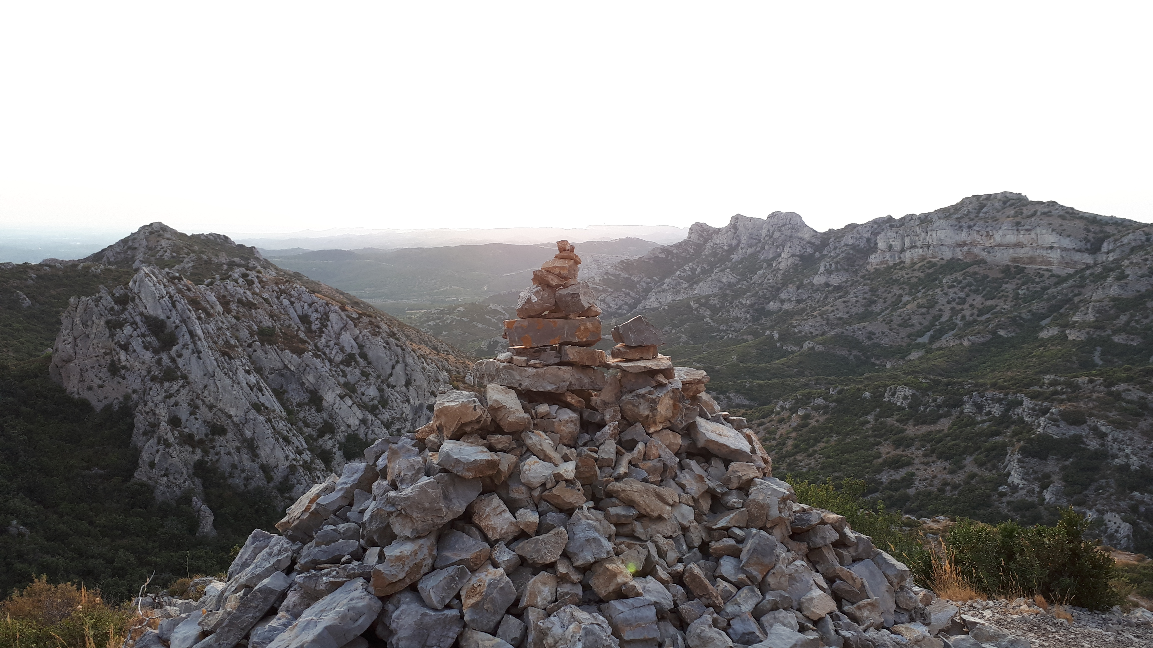 Horizons Luberon - Accompagnateurs en montagne