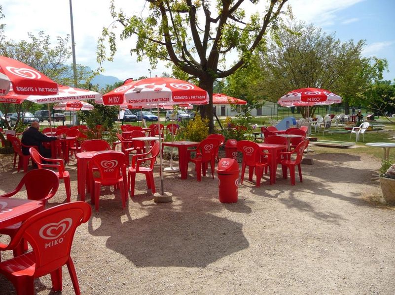 minigolf-lebourgetdulac-aixlesbainsrivieradesalpes-restauration