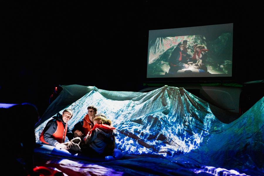 Spectacle - En attendant la Vague - Compagnie Espèces d’Espaces