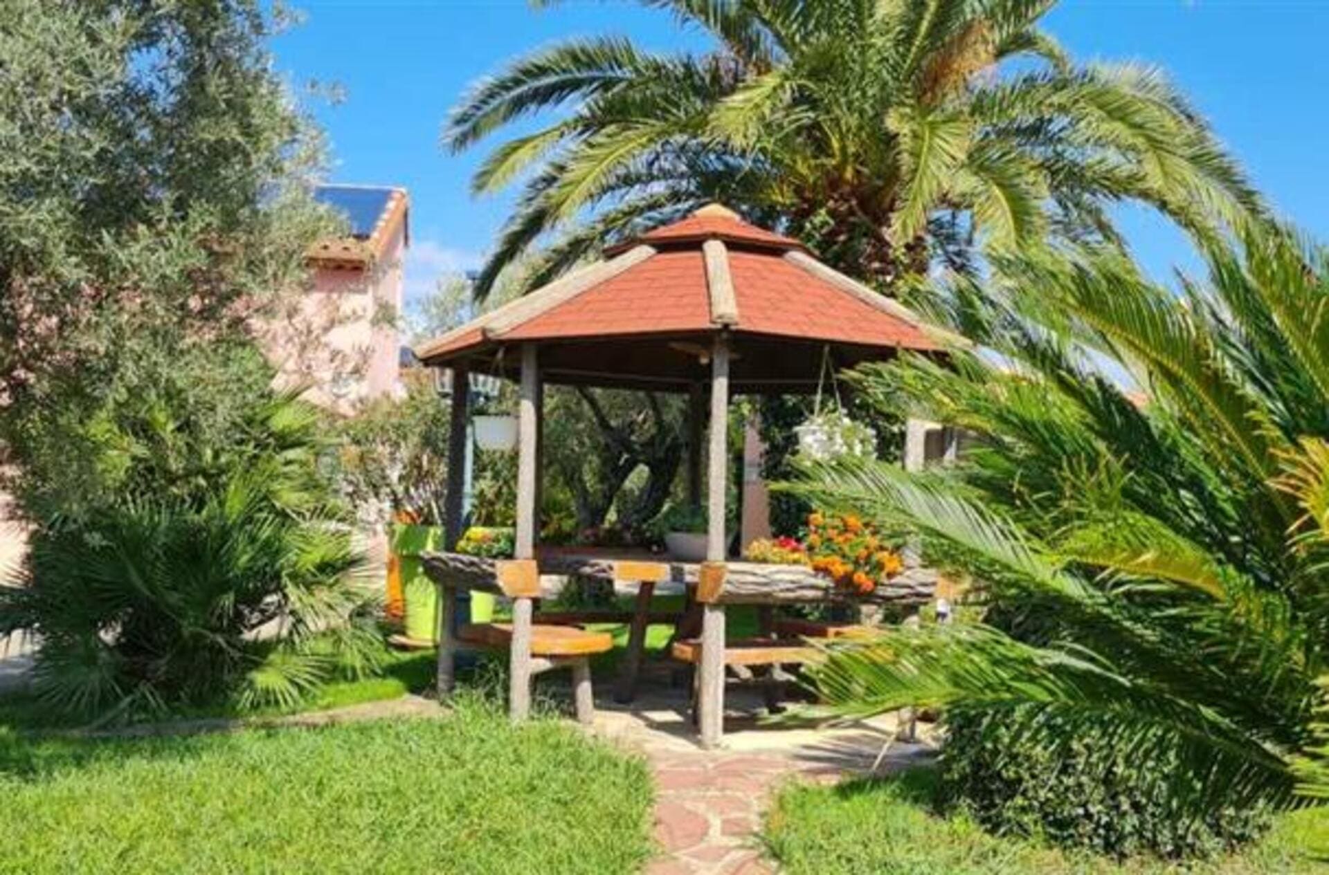 Résidence de Tourisme Appart'hôtel la Provence, Saint-Mitre-les-Remparts - photo 5