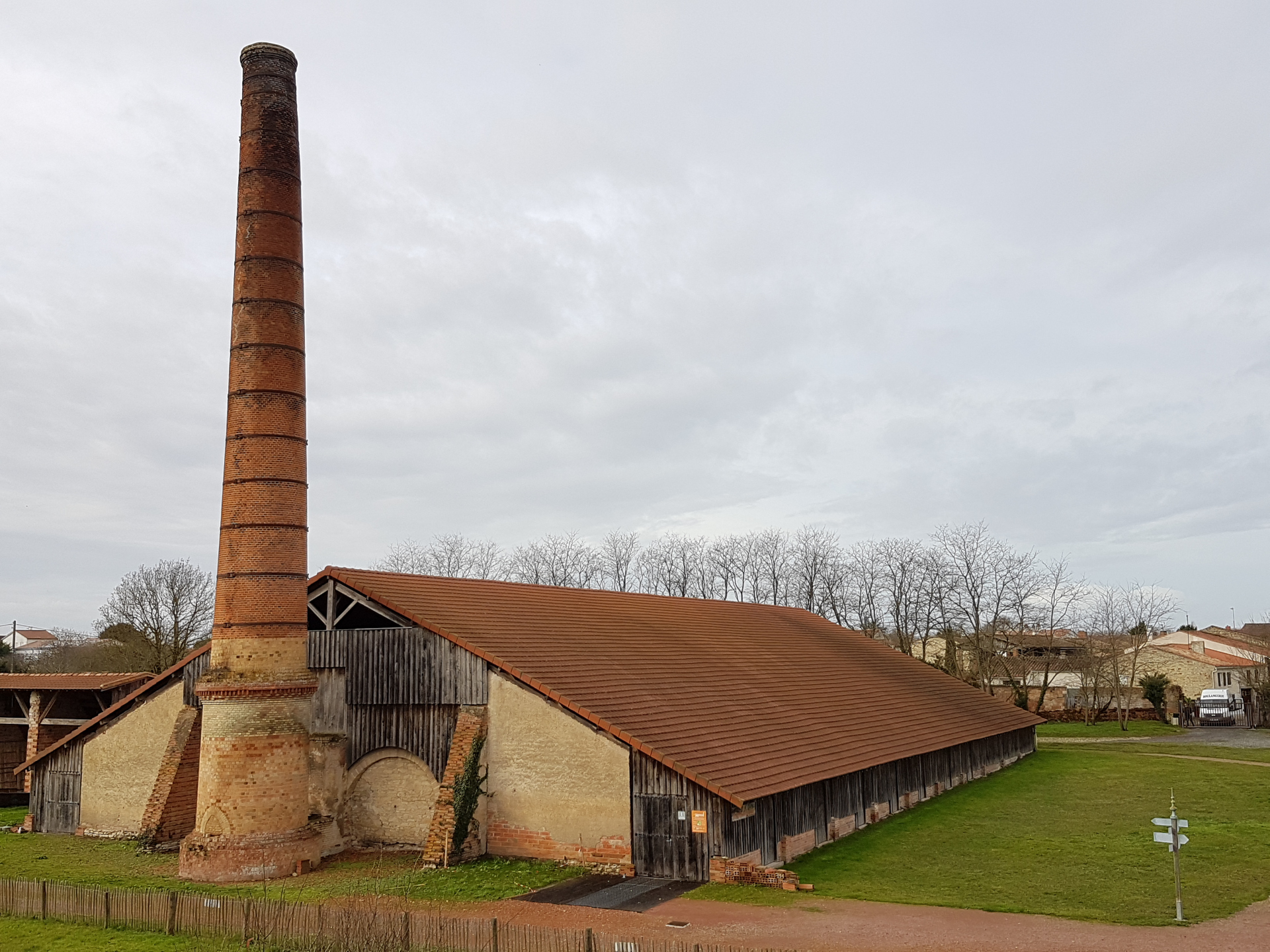 Les ateliers d'été de la Frênaie - Visite de la Briqueterie