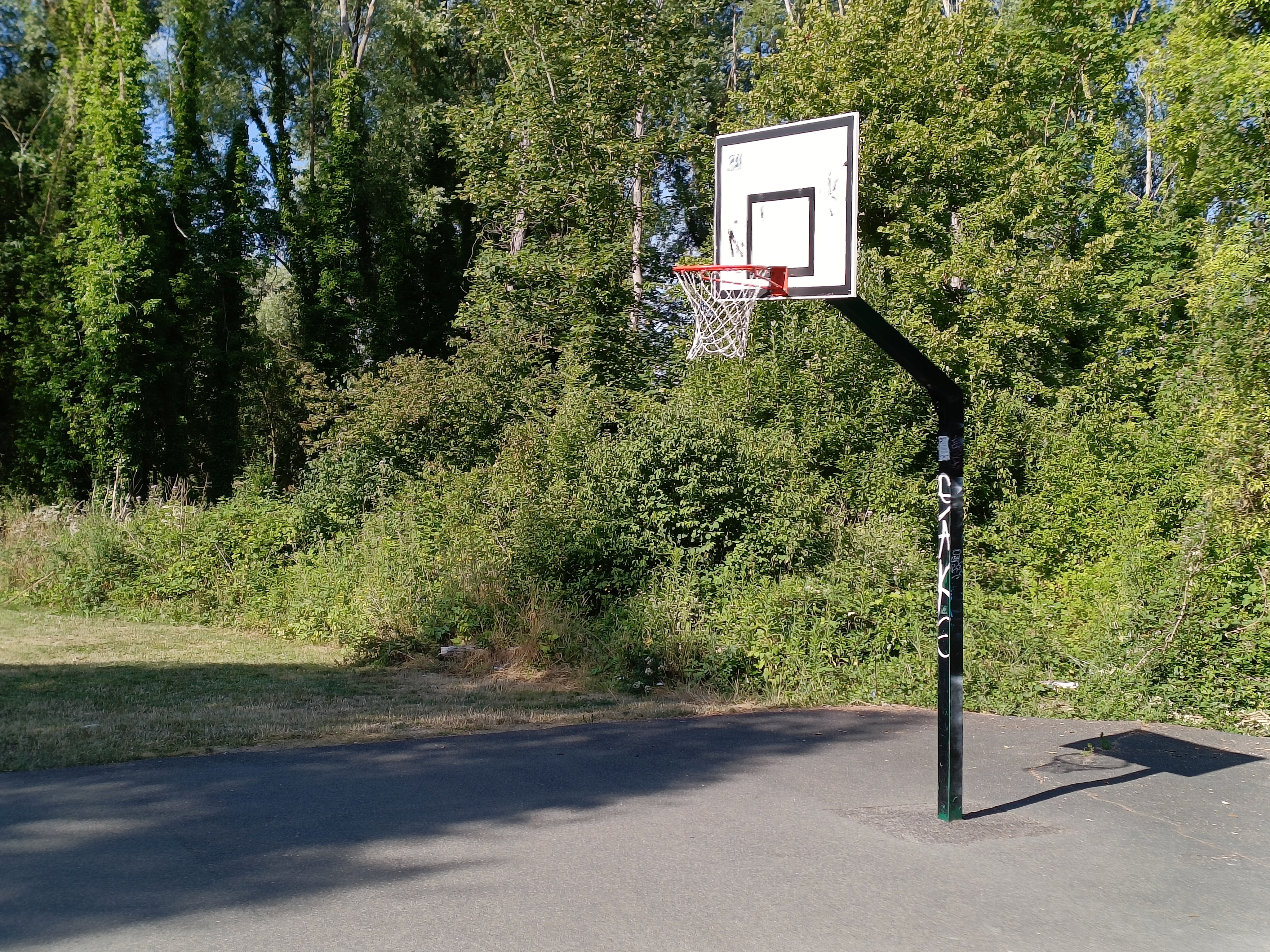 Terrain de basket-ball u00eele de loisirs