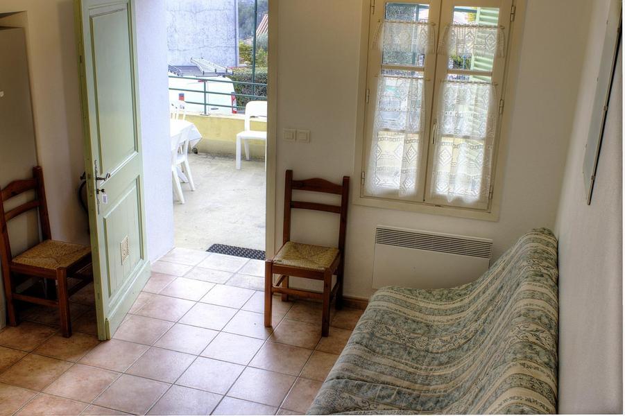 Gîte N°2 Espace des Oliviers-Entrée-Castagniers-Gîtes de France des Alpes-Maritimes