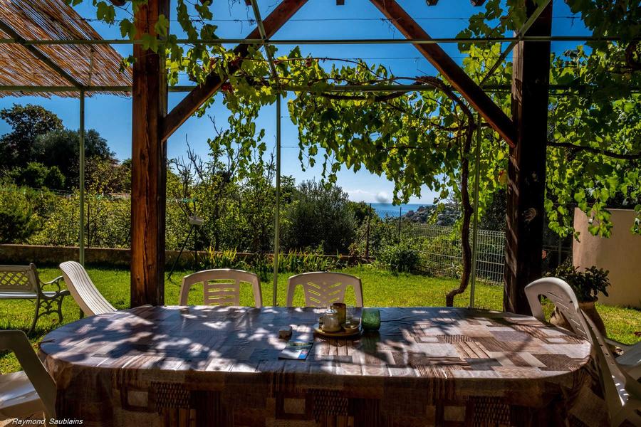 Gîte Chez Tante Jeanne-Coin repas extérieur-Nice-Gîtes de France des Alpes-Maritimes