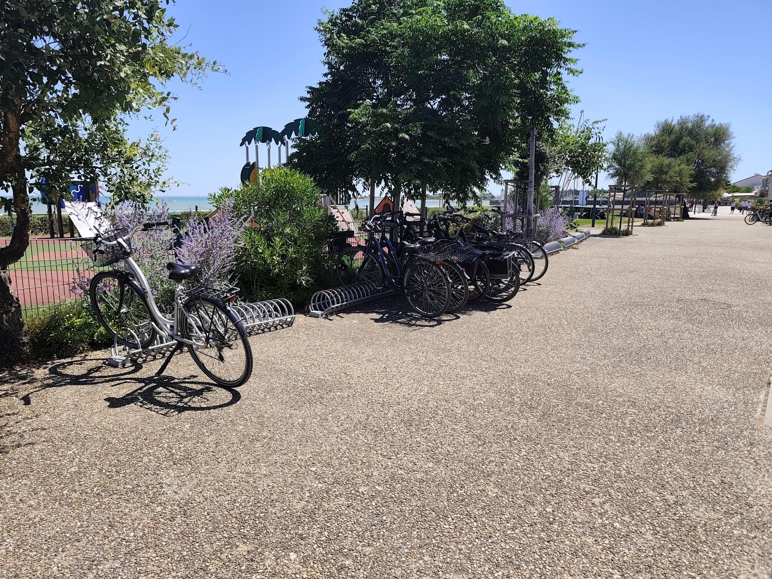 Parking vélos - cours Eugène Chauffour
