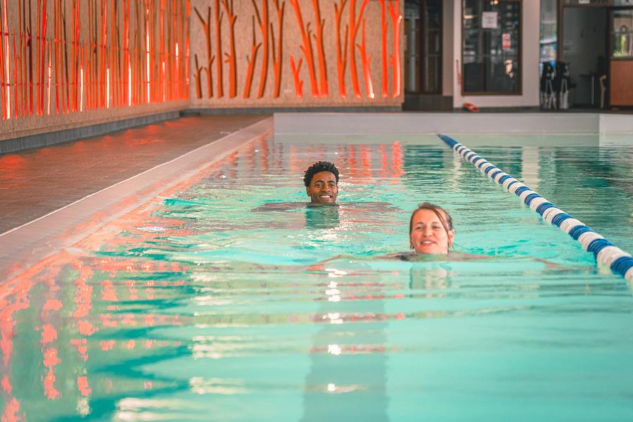 Piscine et toboggan