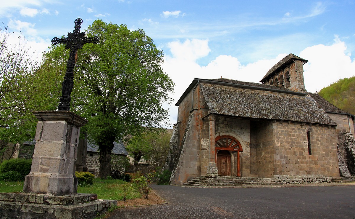 Iglesia de Jou sous Monjou