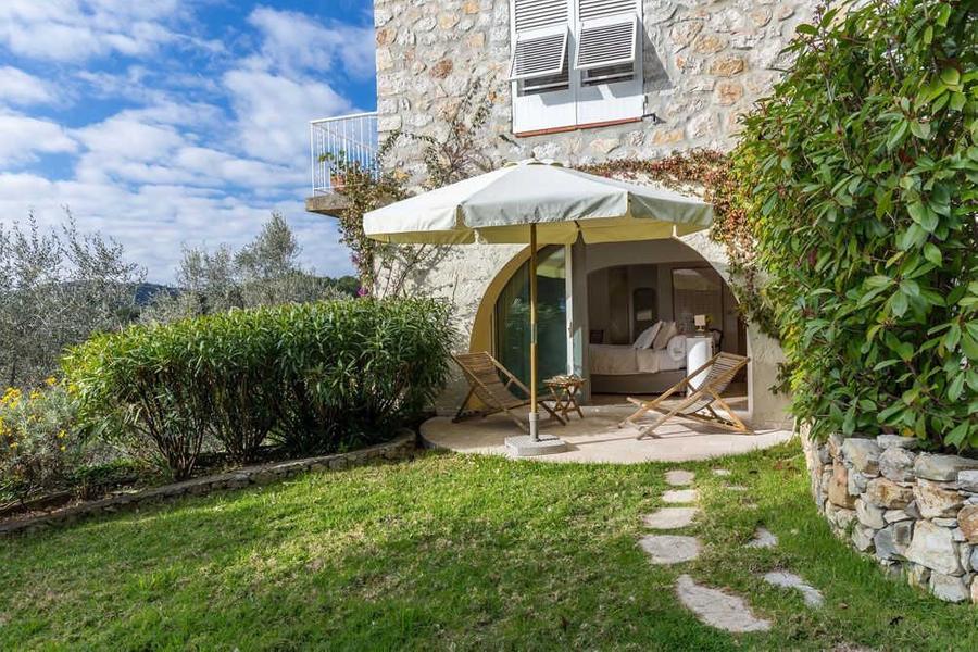 Chambre d hôte Domaine Pins Paul-Extérieur Chambre Le Village-Eze-Gîtes de France Alpes-Maritimes