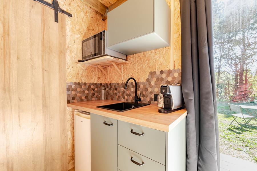 Tinyhouse&abeilles : séjour insolite en Provence_Orange