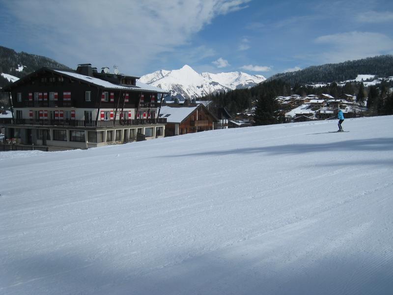 Le Caribou au pied de la piste bleue de la Turche