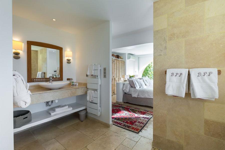 Chambre d hôte Domaine Pins Paul-Salle de Bain chambre Le Village-Eze-Gîtes de France Alpes-Maritimes
