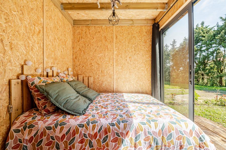 Tinyhouse&abeilles : séjour insolite en Provence_Orange