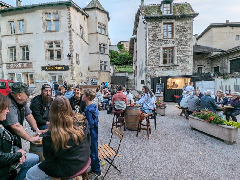 Cask House : fabrique de bières à Saint-Chef, cité abbatiale à moins d'un heure de Lyon - Balcons du Dauphiné