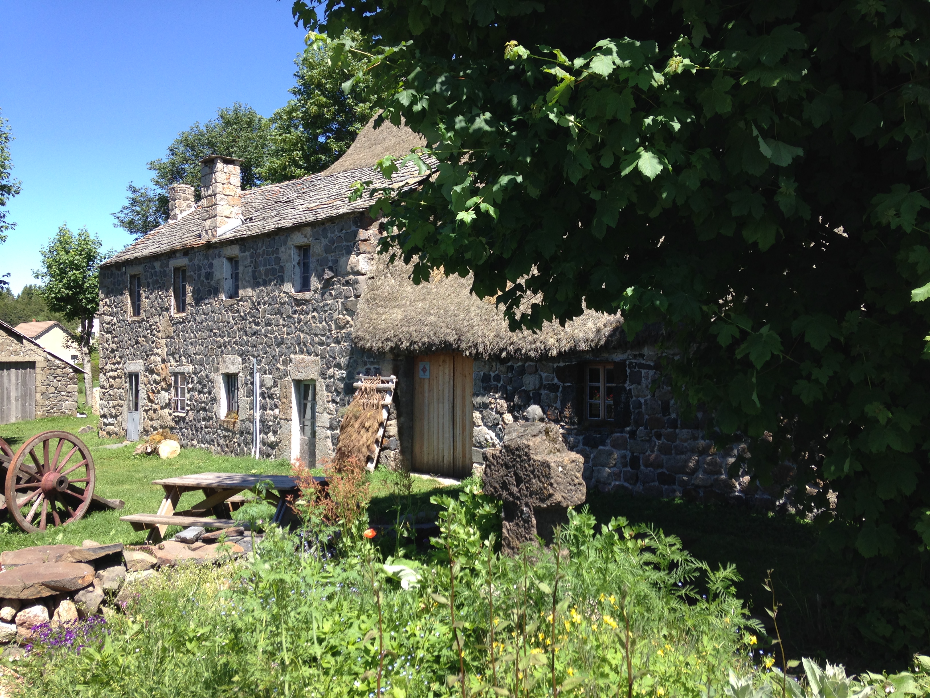 Visite Guidée de la Ferme de Clastre à Sainte-Eulalie