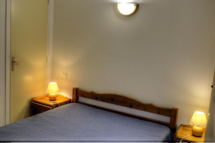 Gîte N°2 Espace des Oliviers-Chambre 1 / Lit double-Castagniers-Gîtes de France des Alpes-Maritimes