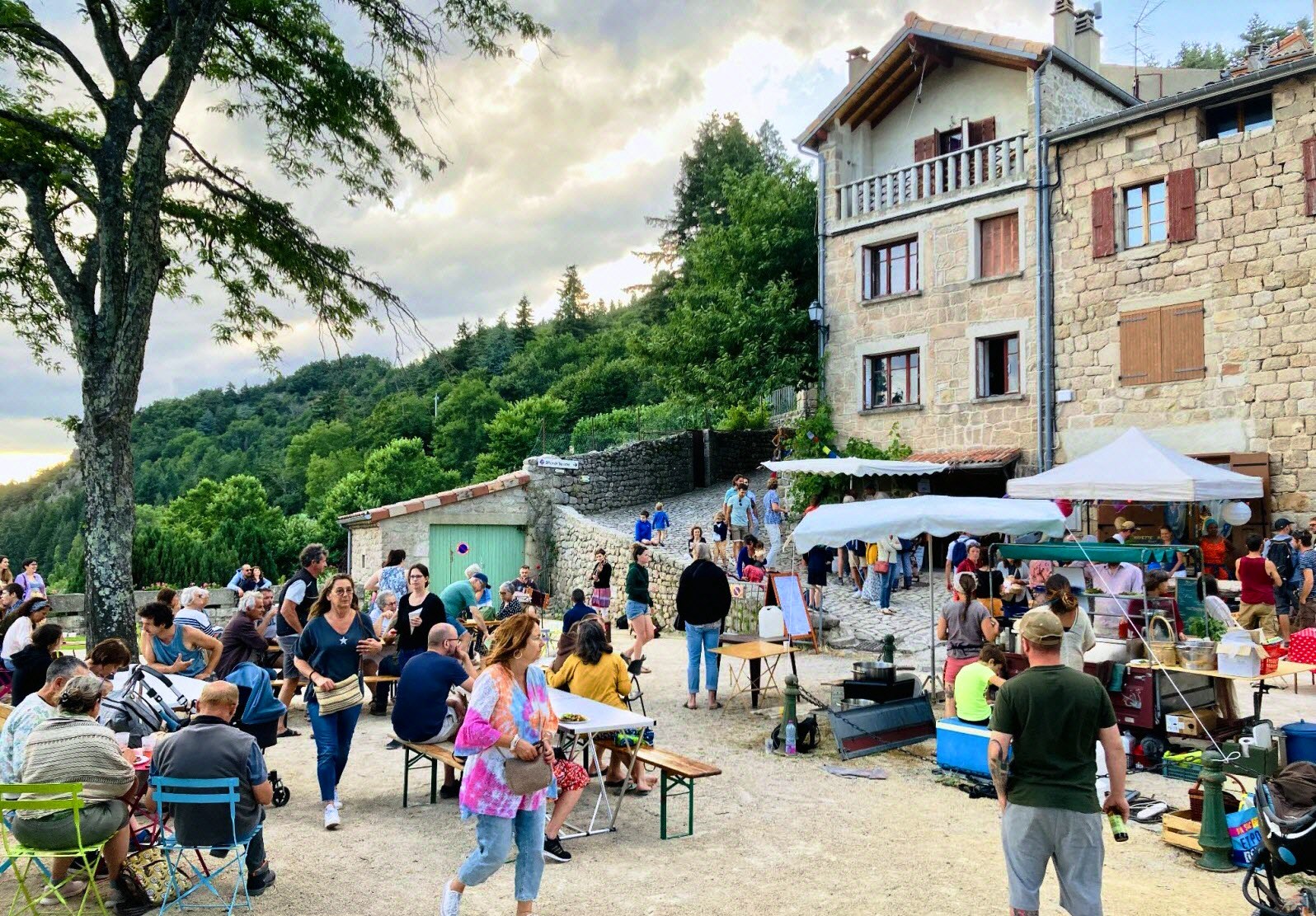 Le Super Petit Marché estival à Chalencon