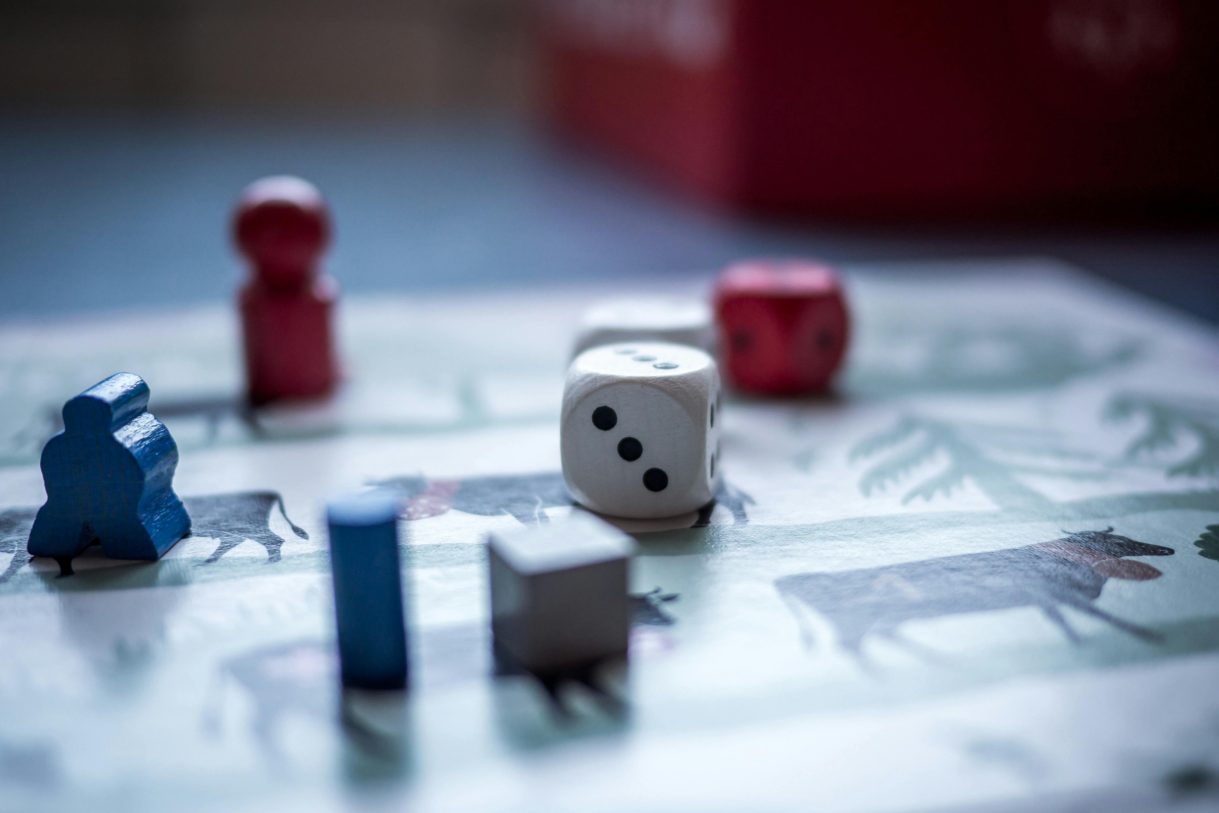 Ateliers jeux de société | Les Contre-plongées