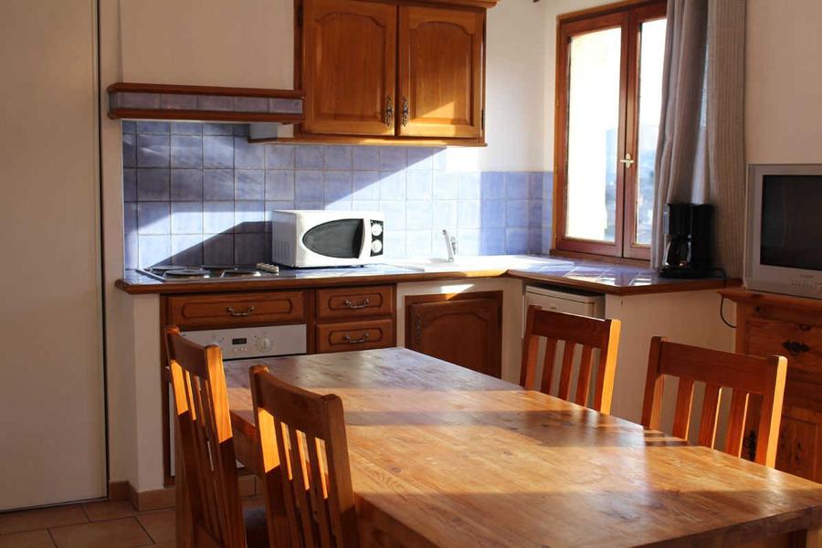 Gîte Les Oliviers d'Utelle-Cuisine/Coin repas-Utelle-Gîtes de France des Alpes-Maritimes