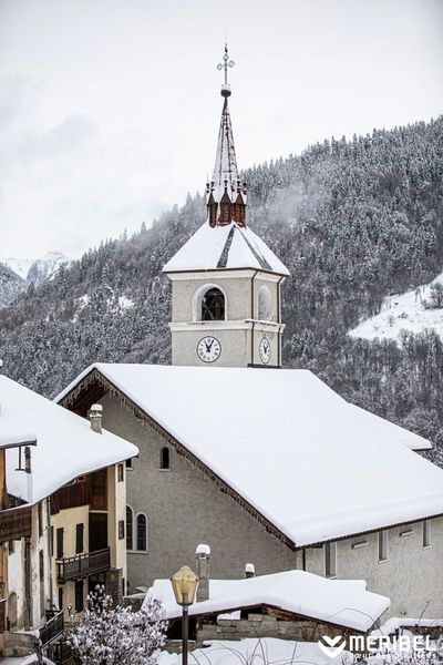 EGLISE ST MARTIN LES ALLUES