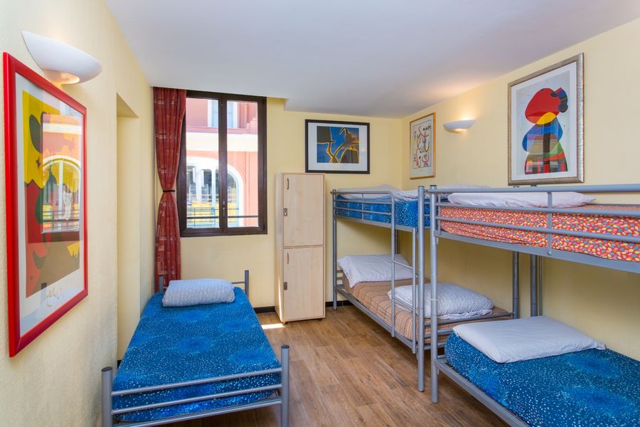 Great 5 bed dorms in Nice!