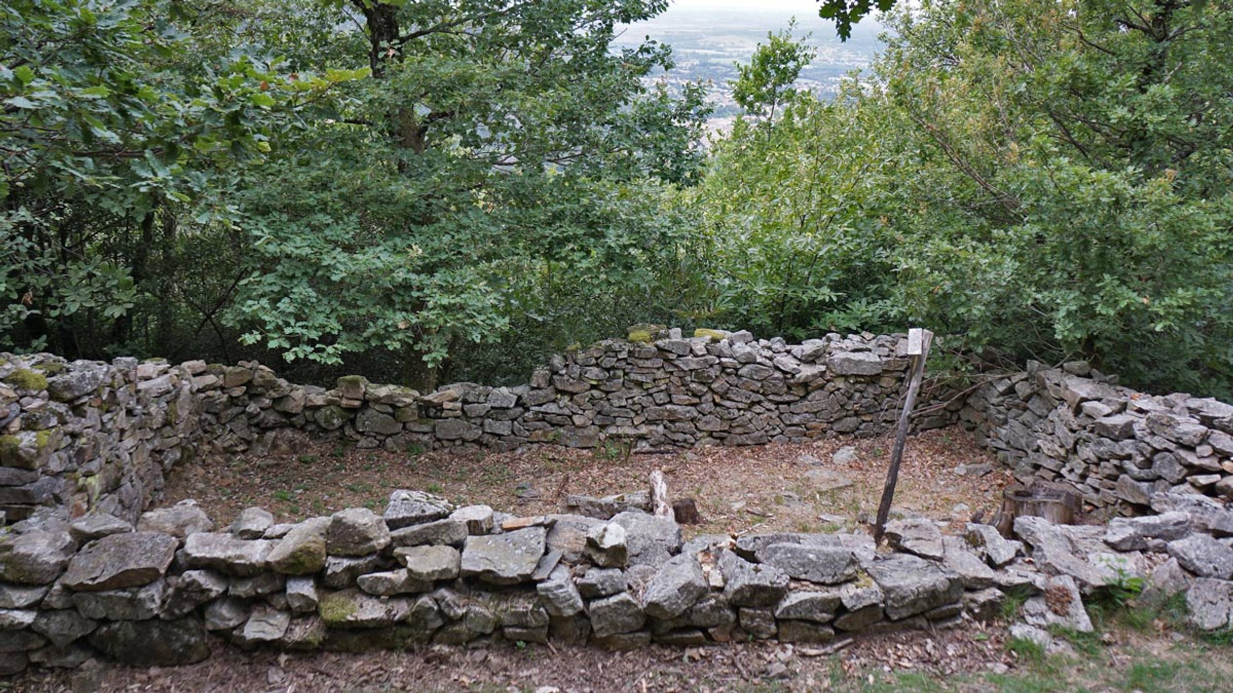 chemin-des-fontaines-3-4wak6gen0rki