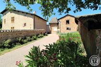 Gîte L'Annexe au Château de Pravins à Blacé  (Rhône, Beaujolais, proximité de Villefranche-sur-Saône) : Bienvenue au Château Pravins.