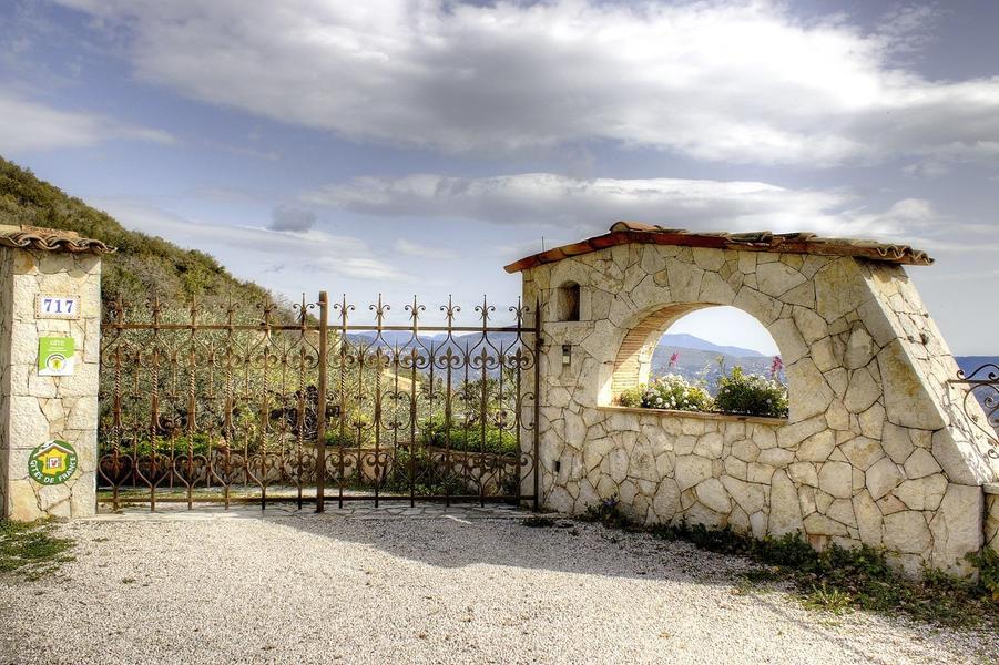 Les Oliviers de St-Jeannet- Portail d'entrée 1 - Gîtes de France Alpes-Maritimes